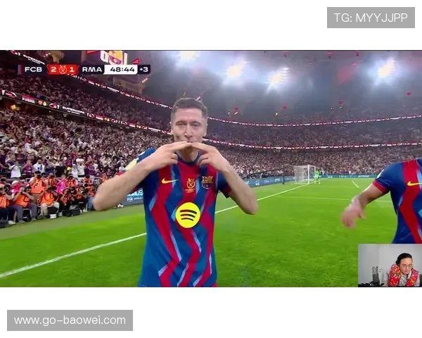 巴萨客场传控攻坚解析，莱万破门缓解锋线压力